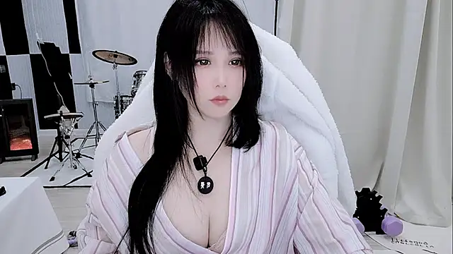 Vaness-a online show from 04-14-26, 05:52