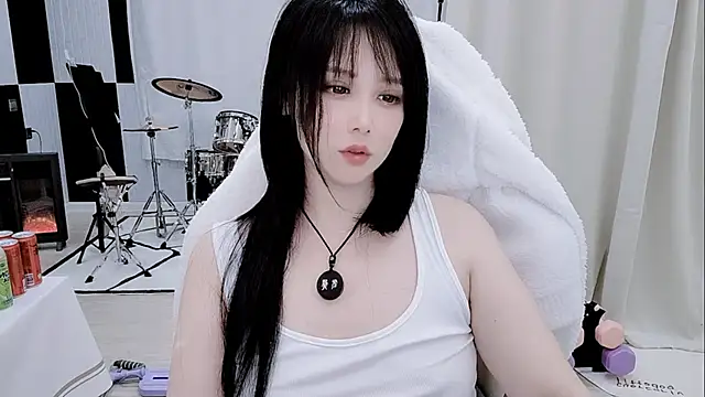 Vaness-a online show from 04-16-26, 08:09