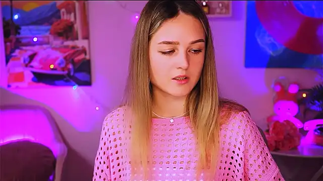 Snapshot of DeboraLarson chatting on 01-26-25, 04:30 DeboraLarson online show from 01-26-25, 04:30