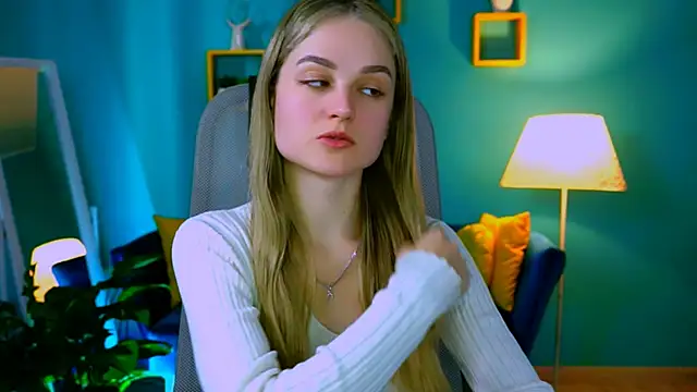 DeboraLarson online show from 03-09-25, 08:18