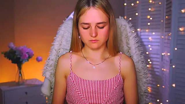 DeboraLarson online show from 10-04-25, 03:48