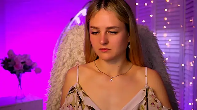 DeboraLarson online show from 10-16-25, 03:29