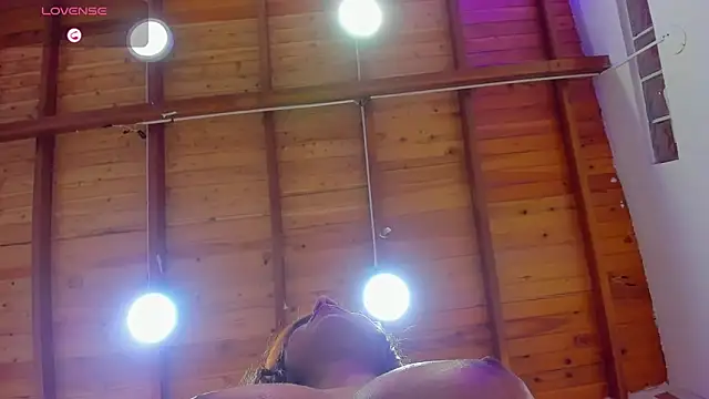 Snapshot of ashley__foxx_ chatting on 01-18-25, 05:15 ashley foxx online show from 01-18-25, 05:15