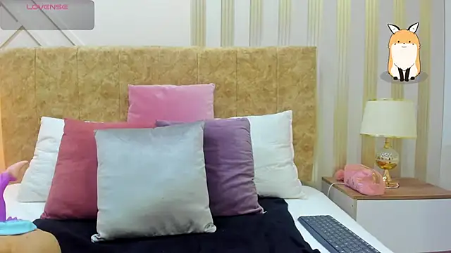 Snapshot of ashley__foxx_ chatting on 01-21-25, 02:48 ashley foxx online show from 01-21-25, 02:48