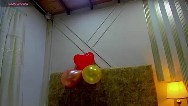 Snapshot of ashley__foxx_ chatting on 10-08-25, 02:04 ashley foxx online show from 10-08-25, 02:04