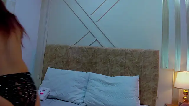 Snapshot of ashley__foxx_ chatting on 10-23-25, 01:43 ashley foxx online show from 10-23-25, 01:43