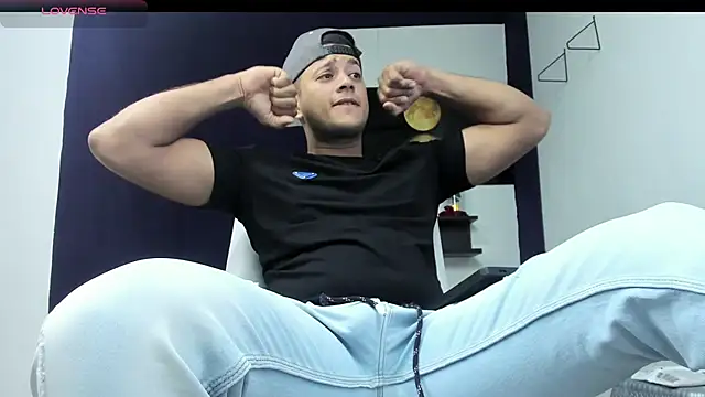 Snapshot of Marcos_garcias chatting on 01-30-25, 10:50 Marcos garcias online show from 01-30-25, 10:50