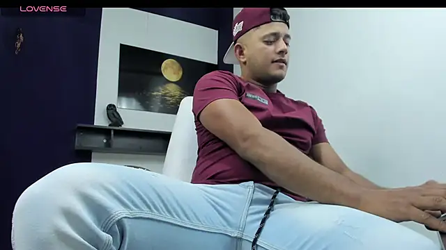 Snapshot of Marcos_garcias chatting on 03-08-25, 07:16 Marcos garcias online show from 03-08-25, 07:16