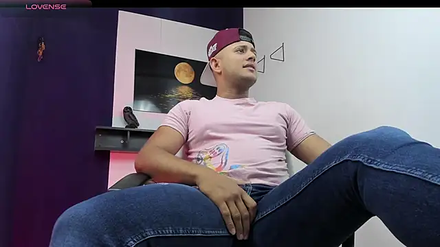 Snapshot of Marcos_garcias chatting on 03-09-25, 10:08 Marcos garcias online show from 03-09-25, 10:08