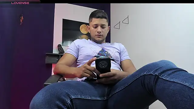 Snapshot of Marcos_garcias chatting on 03-11-25, 11:44 Marcos garcias online show from 03-11-25, 11:44