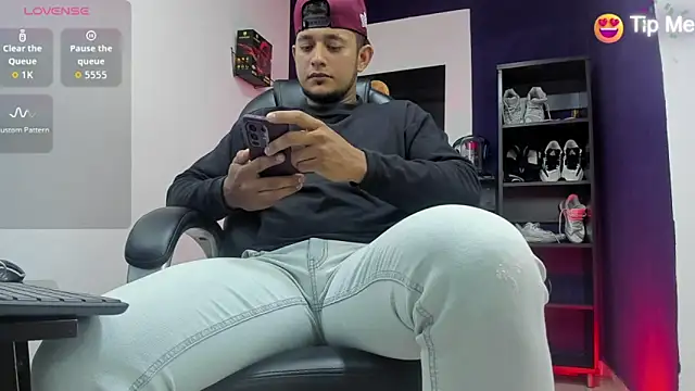 Snapshot of Marcos_garcias chatting on 12-05-25, 03:52 Marcos garcias online show from 12-05-25, 03:52