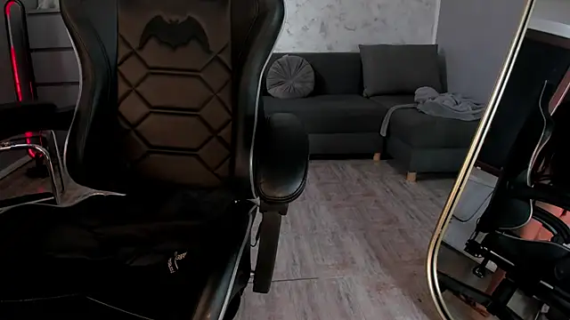 Snapshot of Ivy_belle chatting on 02-18-25, 09:32 Ivy belle online show from 02-18-25, 09:32