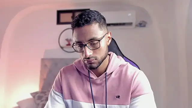 LiamGarcia1 online show from 01-19-25, 07:46