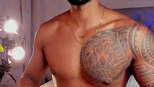 LiamGarcia1 online show from 02-05-25, 03:42