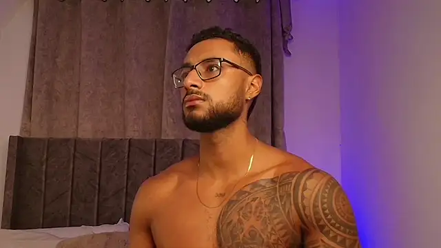 LiamGarcia1 online show from 02-08-25, 01:22