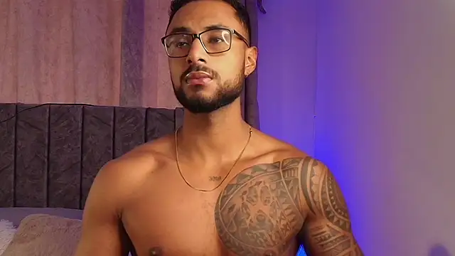 LiamGarcia1 online show from 02-12-25, 04:55