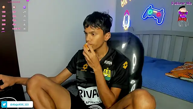 loistwink  online show from 11-25-25, 03:50