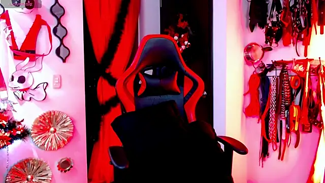 Snapshot of freyja_diamond chatting on 12-12-24, 04:37 freyja diamond online show from 12-12-24, 04:37