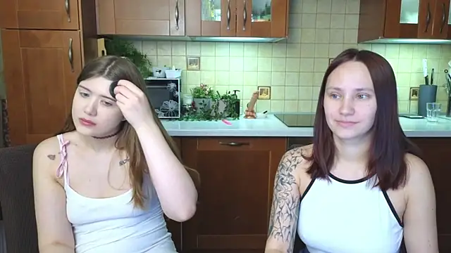 HotCaramellsTV online show from 04-10-26, 11:26