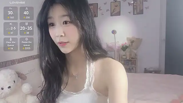 Snapshot of Luminous163 chatting on 01-19-25, 12:39 Luminous163 online show from 01-19-25, 12:39