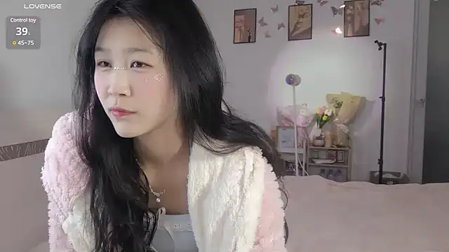 Snapshot of Luminous163 chatting on 01-26-25, 06:59 Luminous163 online show from 01-26-25, 06:59