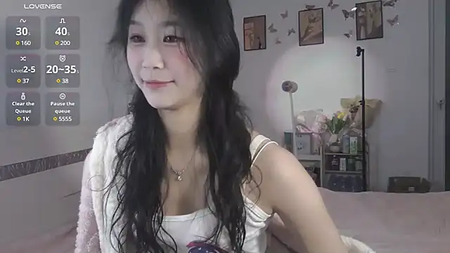 Snapshot of Luminous163 chatting on 02-05-25, 07:50 Luminous163 online show from 02-05-25, 07:50