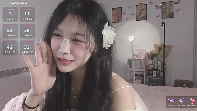 Snapshot of Luminous163 chatting on 02-05-25, 10:51 Luminous163 online show from 02-05-25, 10:51