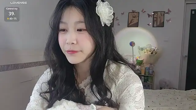 Snapshot of Luminous163 chatting on 02-23-25, 01:21 Luminous163 online show from 02-23-25, 01:21