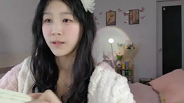 Snapshot of Luminous163 chatting on 03-04-25, 02:21 Luminous163 online show from 03-04-25, 02:21