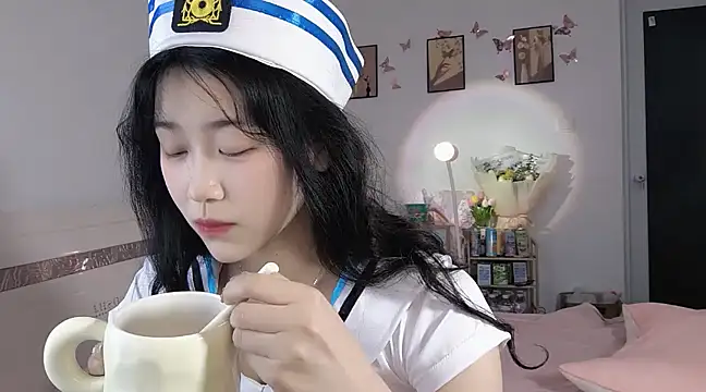 Snapshot of Luminous163 chatting on 03-14-25, 01:13 Luminous163 online show from 03-14-25, 01:13