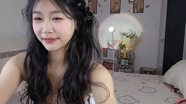 Snapshot of Luminous163 chatting on 03-18-25, 04:26 Luminous163 online show from 03-18-25, 04:26