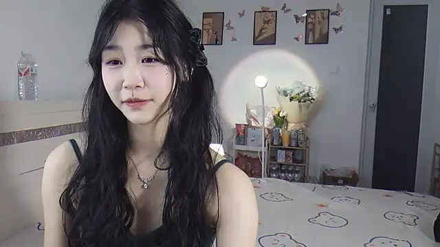 Snapshot of Luminous163 chatting on 03-20-25, 04:20 Luminous163 online show from 03-20-25, 04:20