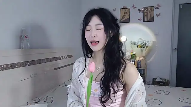 Snapshot of Luminous163 chatting on 03-23-25, 08:59 Luminous163 online show from 03-23-25, 08:59