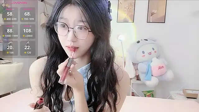 Snapshot of Luminous163 chatting on 09-18-25, 06:15 Luminous163 online show from 09-18-25, 06:15