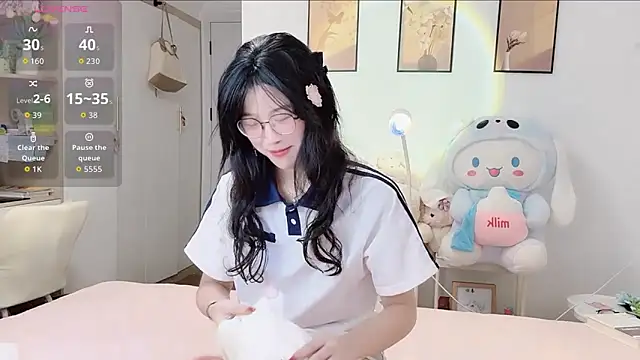 Snapshot of Luminous163 chatting on 09-24-25, 01:14 Luminous163 online show from 09-24-25, 01:14