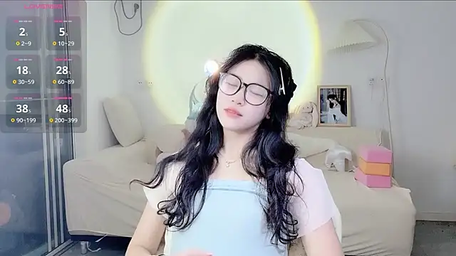 Snapshot of Luminous163 chatting on 10-15-25, 09:31 Luminous163 online show from 10-15-25, 09:31