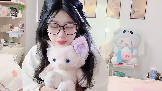 Snapshot of Luminous163 chatting on 10-26-25, 10:32 Luminous163 online show from 10-26-25, 10:32