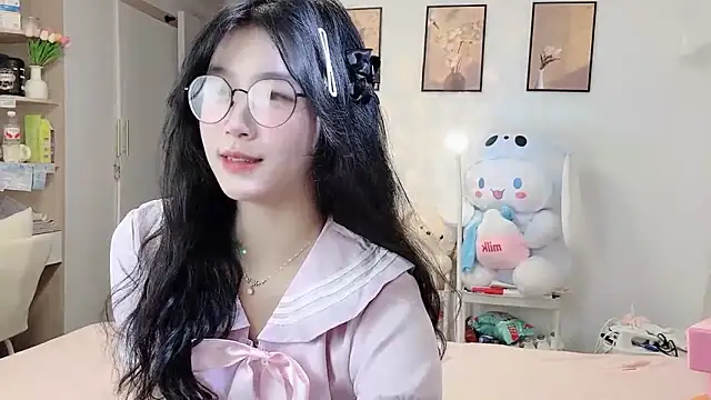 Snapshot of Luminous163 chatting on 11-02-25, 10:50 Luminous163 online show from 11-02-25, 10:50