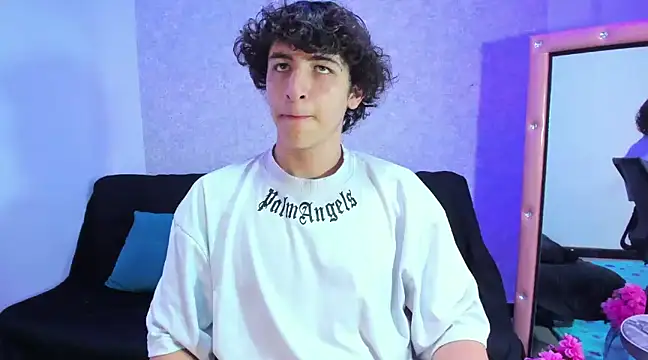 Snapshot of Kerverr_ chatting on 12-01-24, 10:43 Kerverr online show from 12-01-24, 10:43