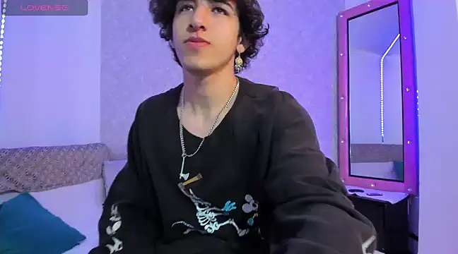 Snapshot of Kerverr_ chatting on 01-24-25, 07:49 Kerverr online show from 01-24-25, 07:49