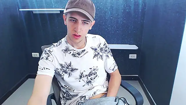 Kerverr  online show from 12-16-25, 02:55