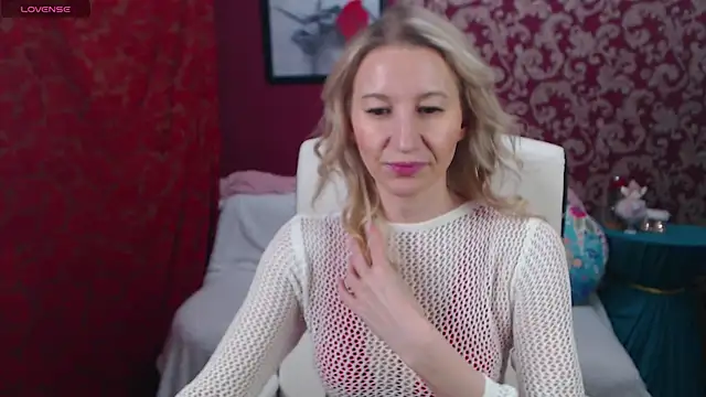 Snapshot of Sofia_Soul chatting on 03-16-25, 07:38 Sofia Soul online show from 03-16-25, 07:38