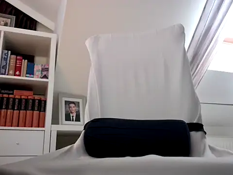 Snapshot of tom-atca2 chatting on 01-15-26, 08:52 tom-atca2 online show from 01-15-26, 08:52