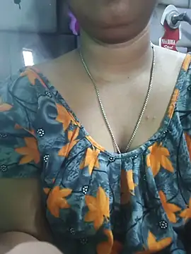 Snapshot of Pari-new chatting on 06-28-26, 09:26 Pari-new online show from 06-28-26, 09:26