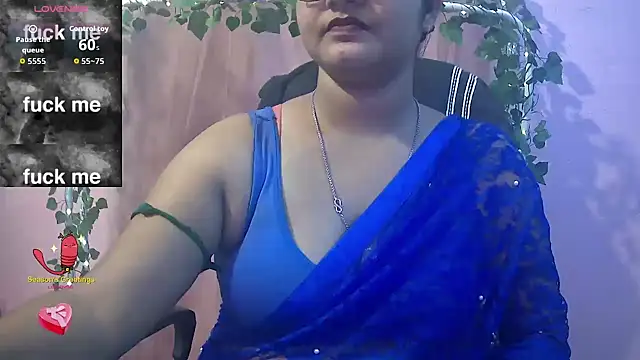 Snapshot of Pari-new chatting on 07-23-26, 04:21 Pari-new online show from 07-23-26, 04:21