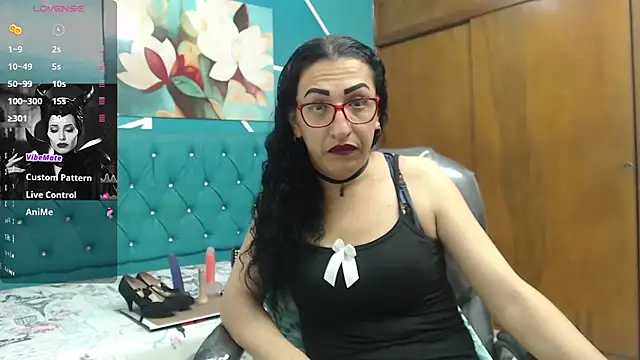 Snapshot of sabrina_dupont chatting on 10-17-25, 12:52 sabrina dupont online show from 10-17-25, 12:52