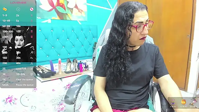 Snapshot of sabrina_dupont chatting on 10-21-25, 12:50 sabrina dupont online show from 10-21-25, 12:50