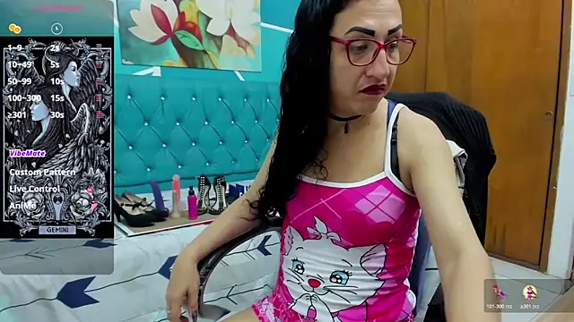 Snapshot of sabrina_dupont chatting on 11-15-25, 12:56 sabrina dupont online show from 11-15-25, 12:56