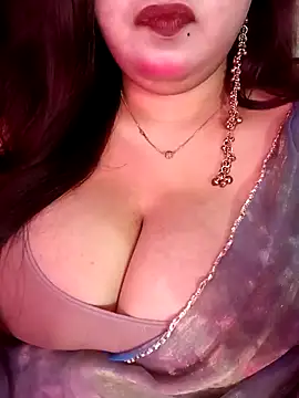 Snapshot of Suhanakhan00 chatting on 06-20-26, 07:22 Suhanakhan00 online show from 06-20-26, 07:22