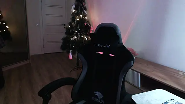 Snapshot of Princess_Shy___ chatting on 02-09-25, 03:56 Princess Shy online show from 02-09-25, 03:56